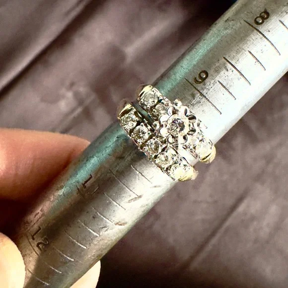 Vintage 14k Diamond Ring Set - Picture 6 of 7